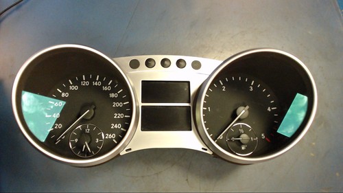 Quadro strumenti mercedes benz - quadro, mercedes-benz
